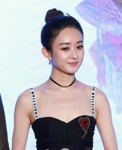 最新礼服图片，时尚潮流的细致展现风采