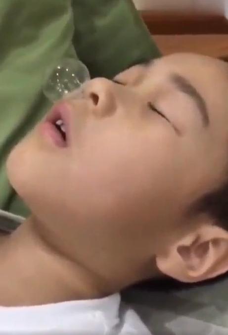 动漫中的睡觉图片，艺术表现与争议焦点