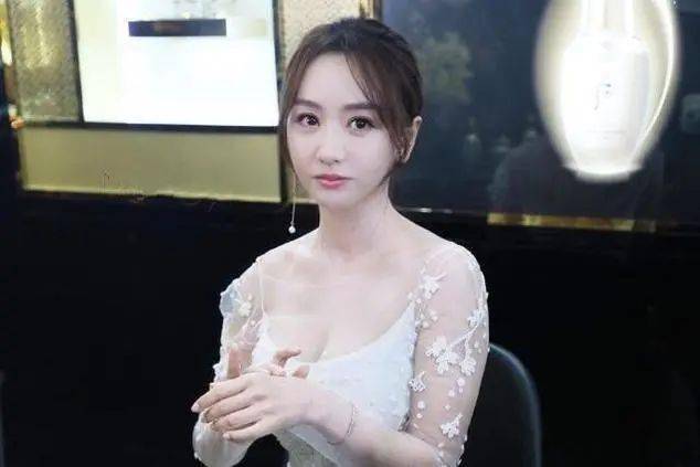 演员金花媛，演艺之路的闪耀之星