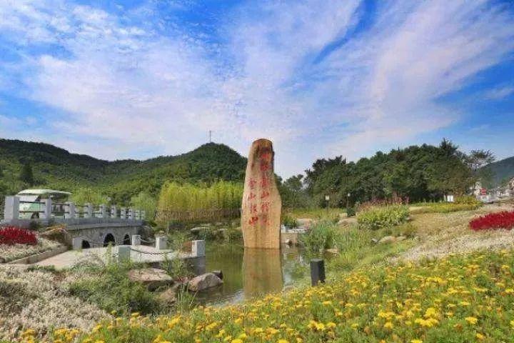 回顾2005年黄金市场走势，黄金价格波动分析