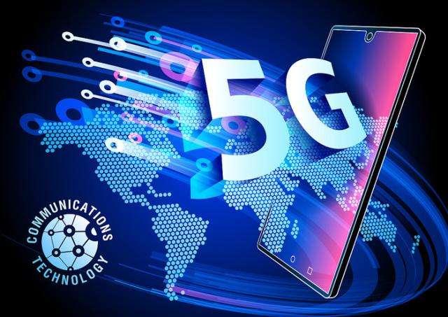 华为最新款5G手机探索小巷隐藏宝藏之旅