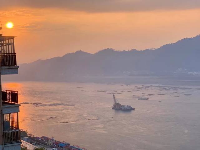 伦镍之旅，探寻自然美景，寻觅心灵平和之地