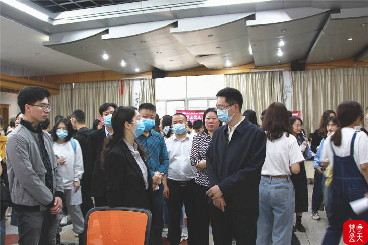 斗门招聘网最新招聘，行业趋势、挑战与机遇的深入探讨