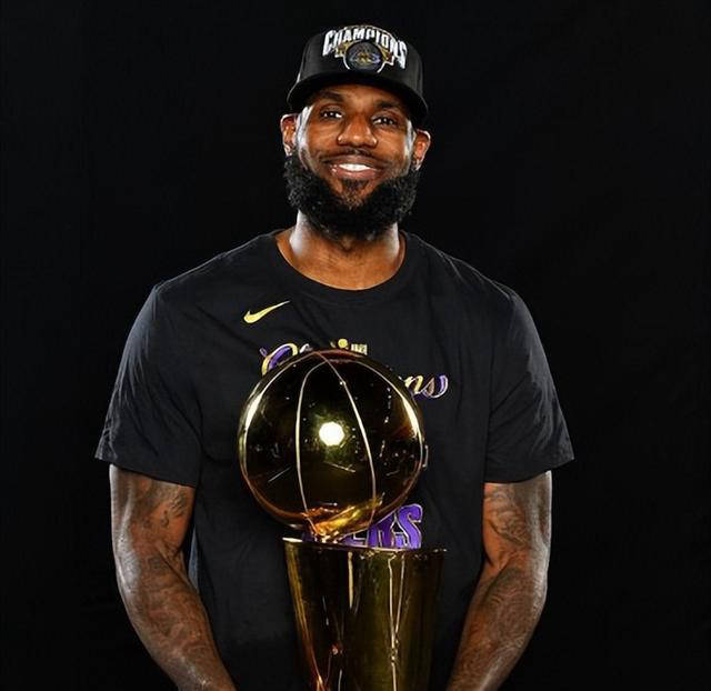 NBA巨星詹姆斯的最新动态，球场之外的自然之旅，探寻内心宁静与平和之道