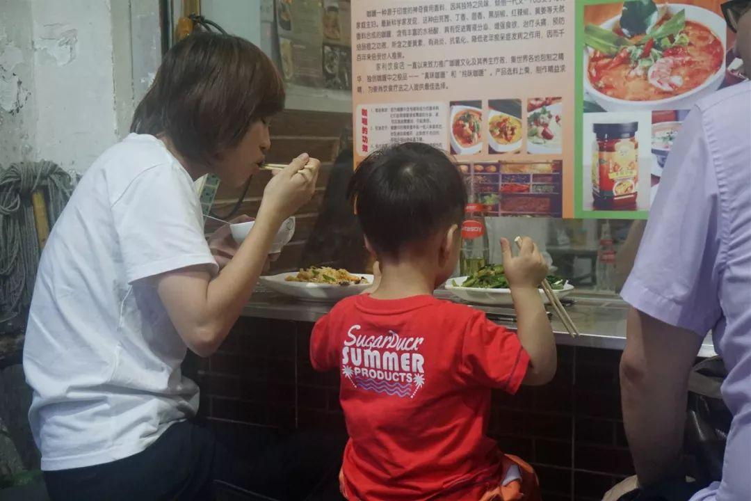 教师工资上调最新政策与小巷深处的惊喜小店探索