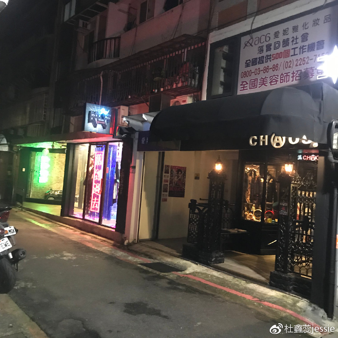 小巷深处的特色小店,最新美颜照一览