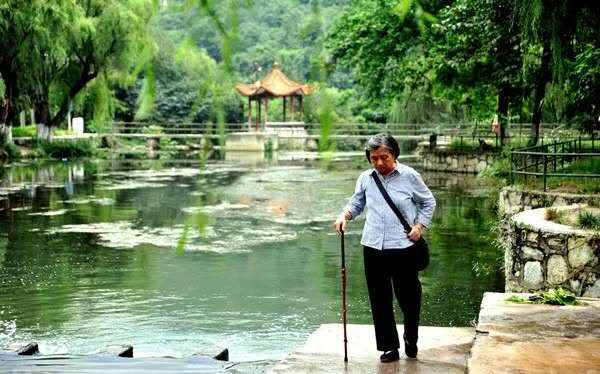 小巷深处的独特风味,林然然的最新发现