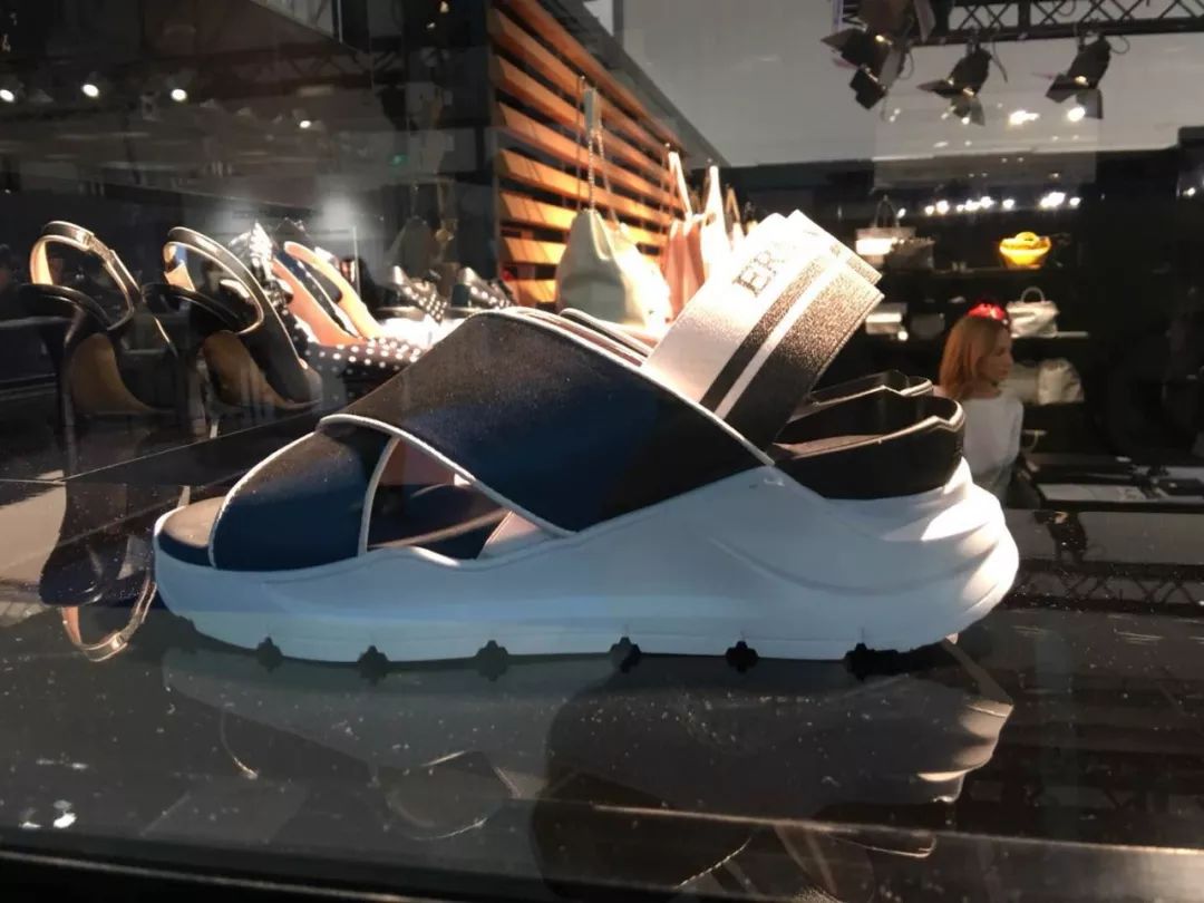 欧洲站最新高科技产品介绍及体验评测