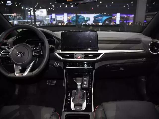 最新款轿车,科技与设计的完美融合